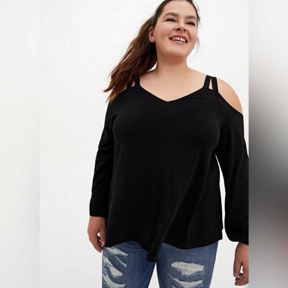 Torrid Black Double Straps Cold Shoulder Long Sleeves Top Size 2
